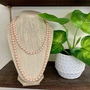 Excellent condition Vintage knotted blush tone heavy glass pearl necklaces (2)